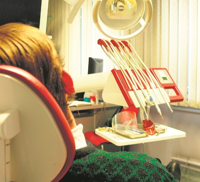 W Szczercowie pacjenci na darmową wizytę u dentysty nie mają szans