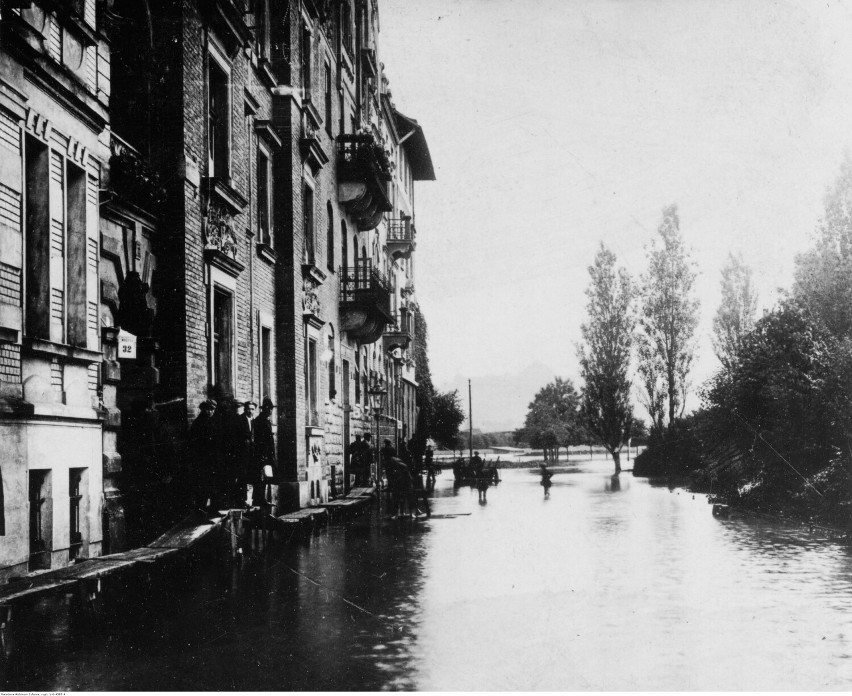 Historyczne zdjęcia zalanego Krakowa