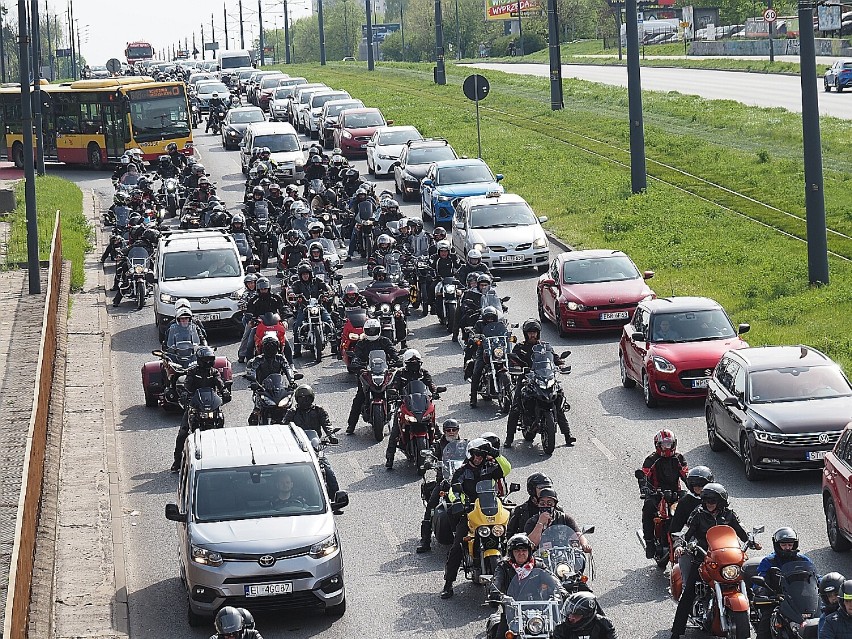 Tysiące motocyklistów na niedzielnym otwarciu sezonu w...