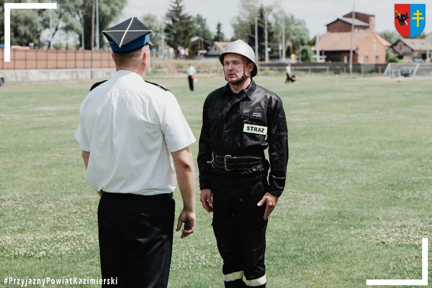 Powiatowe zawody sportowo-pożarnicze w Kazimierzy Wielkiej. Rywalizowało sześć drużyn męskich oraz trzy kobiece. Zobaczcie zdjęcia