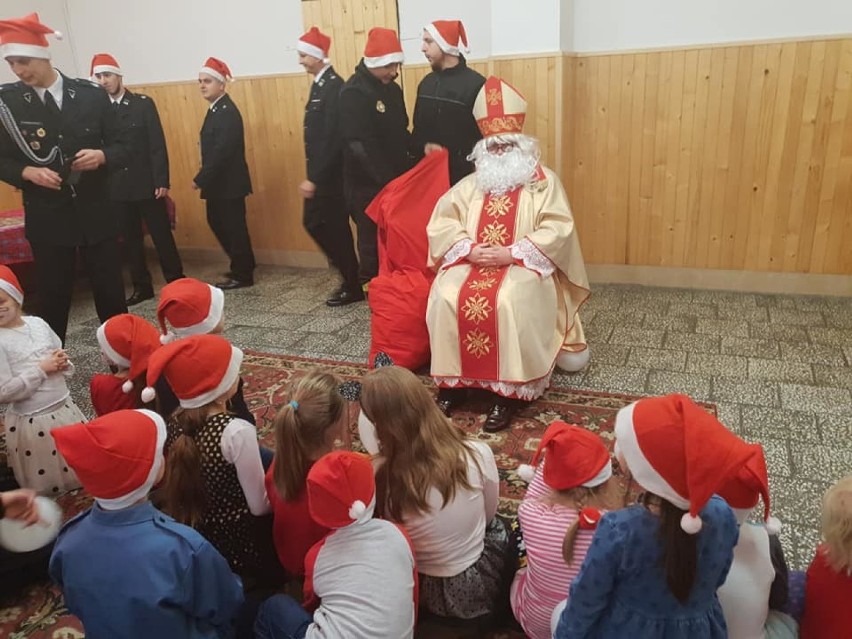 Nowy Sącz.Mikołaj u dzieci z Osiedla Biegonice