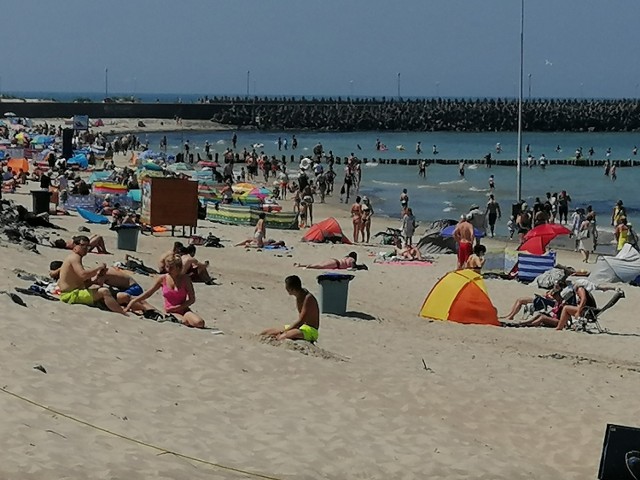 Do wypadku doszło między molo a wejściem do portu (zdjęcie archiwalne)