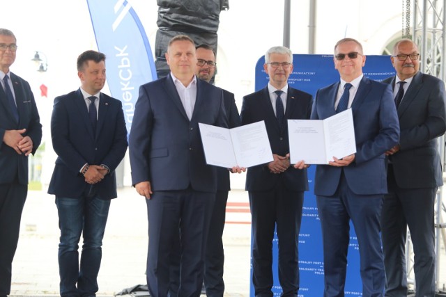Podpisanie umowy na studium wykonalności linii kolejowej Żarów -Wałbrzych - granica państwa na dworcu Wałbrzych Szczawienko
