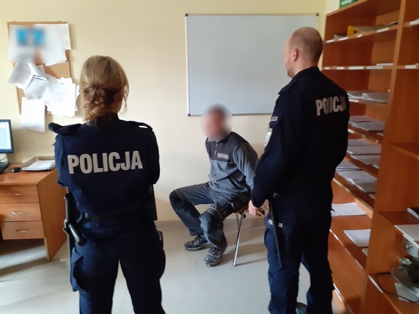 Lębork. Większa liczba policjantów patrolujących miasto. Słuchacze odbywają praktyki.