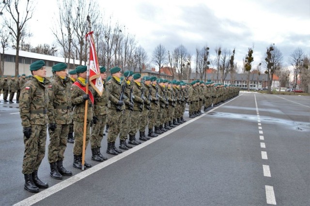 Uroczystą zbiórką z udziałem sztandaru jednostki, kompanii honorowej oraz całego stanu osobowego zainaugurowano obchody 20-lecia istnienia 10. Opolskiej Brygady Logistycznej.