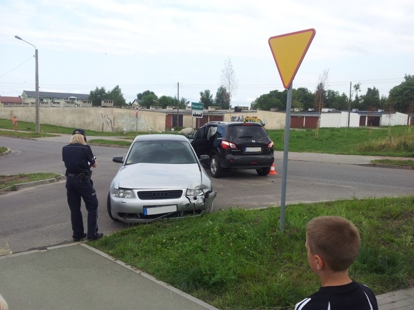 Zderzenie czterech aut na ulicy Obrońców Wybrzeża w Pruszczu Gdańskim