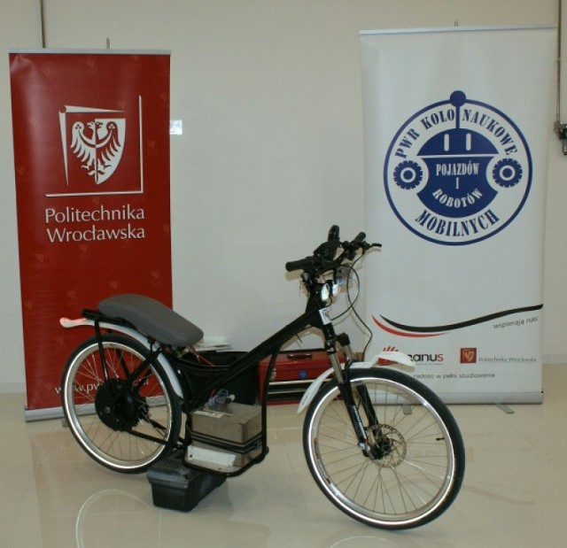Motocykl elektryczny stworzony przez studentów Politechniki ...