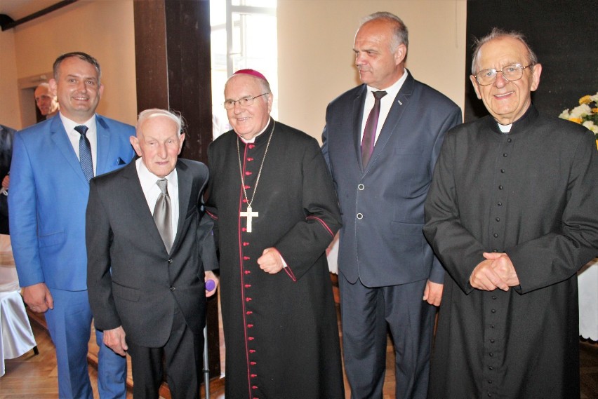 Alfons Tomke z Zakrzewa skończył 100 lat! Uroczystości oficjalne odbyły się w kościele parafialnym w Zakrzewie