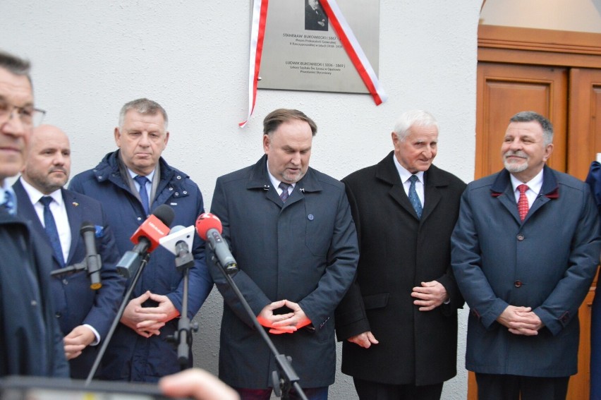 Uroczystość nadania imienia Rodziny Bukowieckich Domowi Muzealnemu w Opatowie. Odsłonięto pamiątkową tablicę - zobacz zdjęcia 