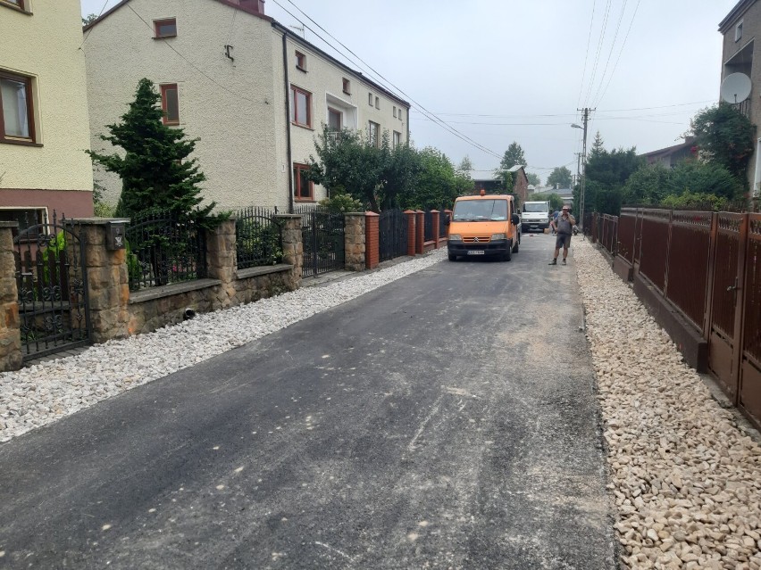 Trwa remont pasa drogowego ulicy Przyszkolnej w Radomsku