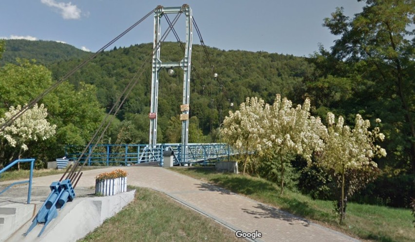 Czernichów: 32-letnia kobieta próbowała skoczyć z mostu
