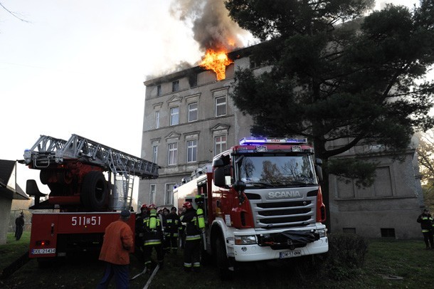 Oleśnica: Pożar w kamienicy przy Krzywoustego (ZDJĘCIA)