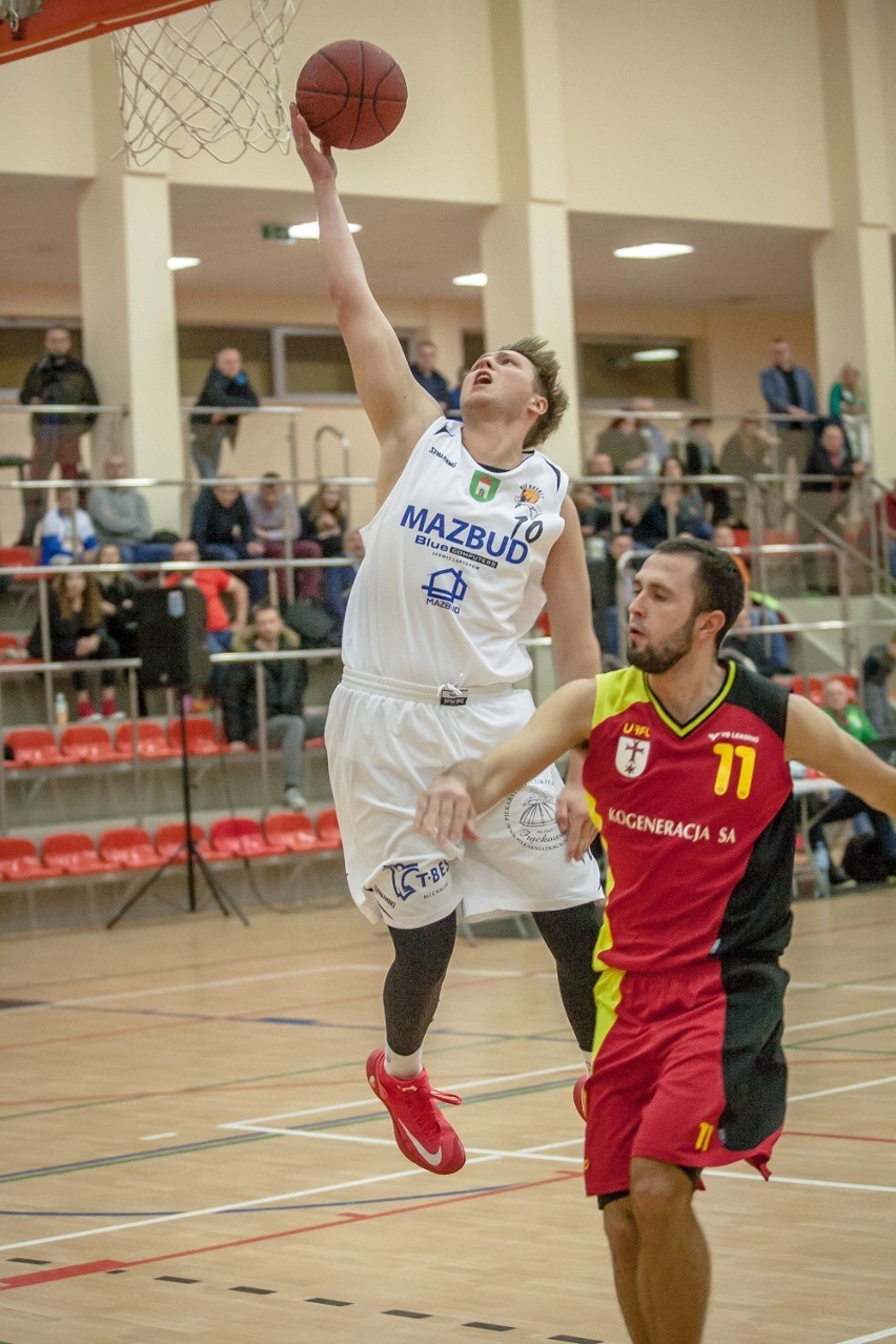 Koszykarze III-ligowego MKS-u Mazbud Basket Szczawno-Zdrój pokonali u siebie 86:65 KKS Siechnice