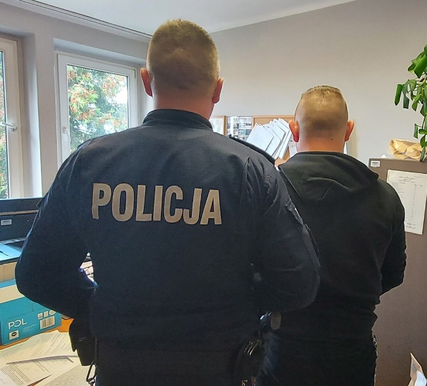 Pajęczańska policja zatrzymała 21-letniego oszusta internetowego 