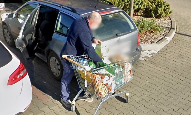 Sądeczanie na zakupach na zdjęciach Google Street View