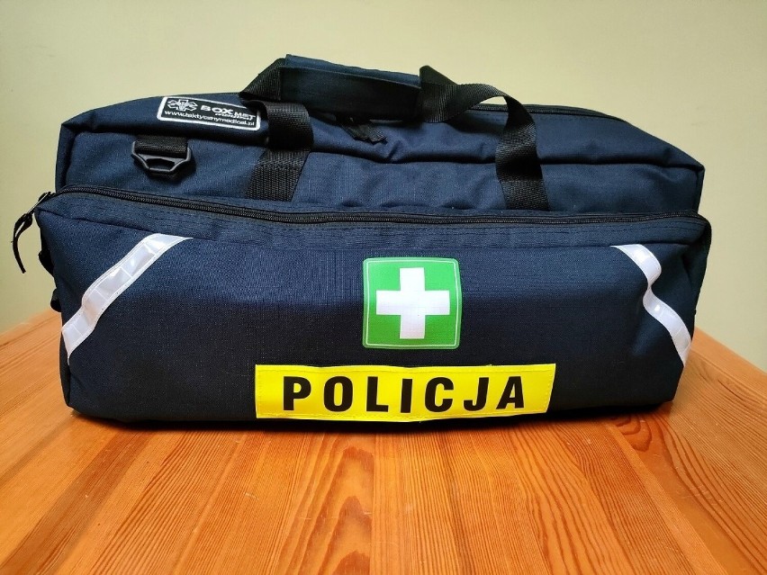 Policjanci w Śliwicach mają torbę medyczną. Mundurowi będą mogli pomagać [zdjęcia]