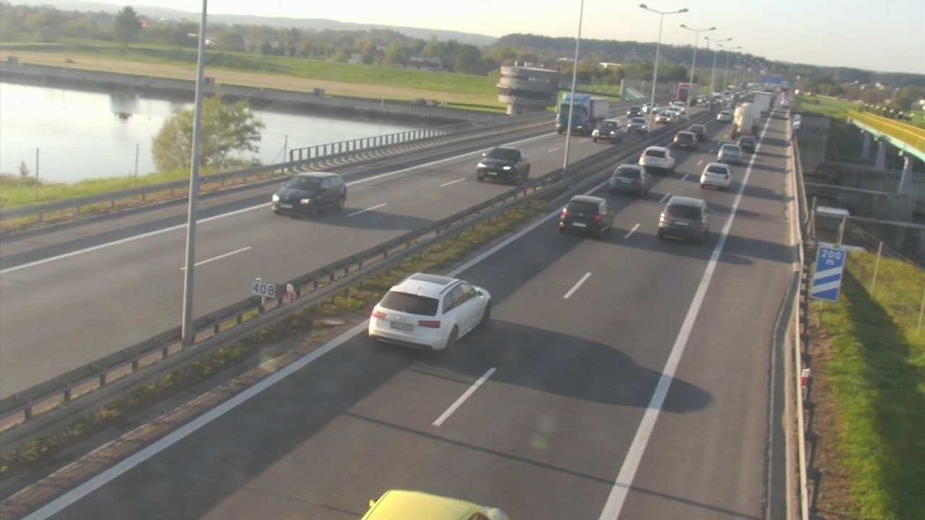 Kierowcy utknęli w korku na autostradowej obwodnicy Krakowa