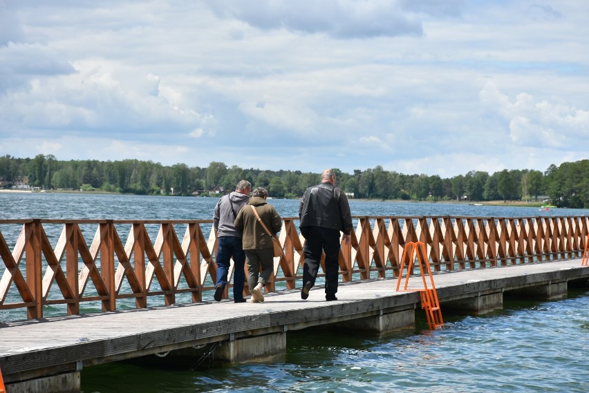 Okuninka. Nad Jeziorem Białym jeszcze cicho i spokojnie. Zobacz zdjęcia