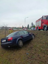 Wypadek w Obornikach. Dachowanie samochodu osobowego [ ZDJĘCIA]