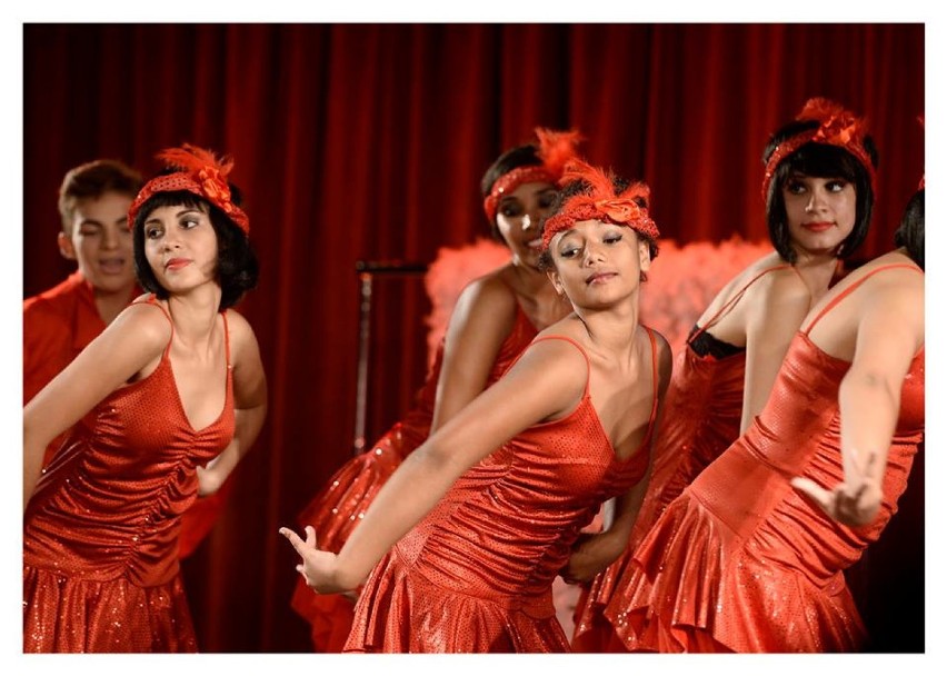 Inauguracyjna "Miss Des Annees Folles" Comedie Musicale z Wyspy Reunion