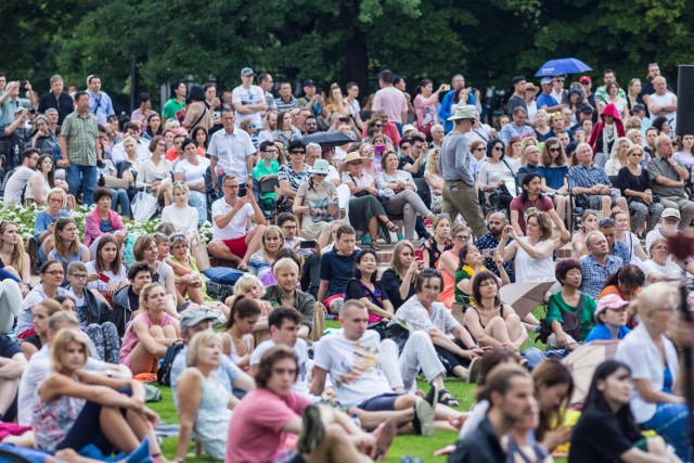 Chopin znów w plenerze! Trwa cykl koncertów plenerowych odbywających się pod hasłem „Pikniki Chopinowskie”.