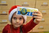 Stalowy Mikołaj odwiedził przedszkola w Gorzowie i obdarował dzieci prezentami