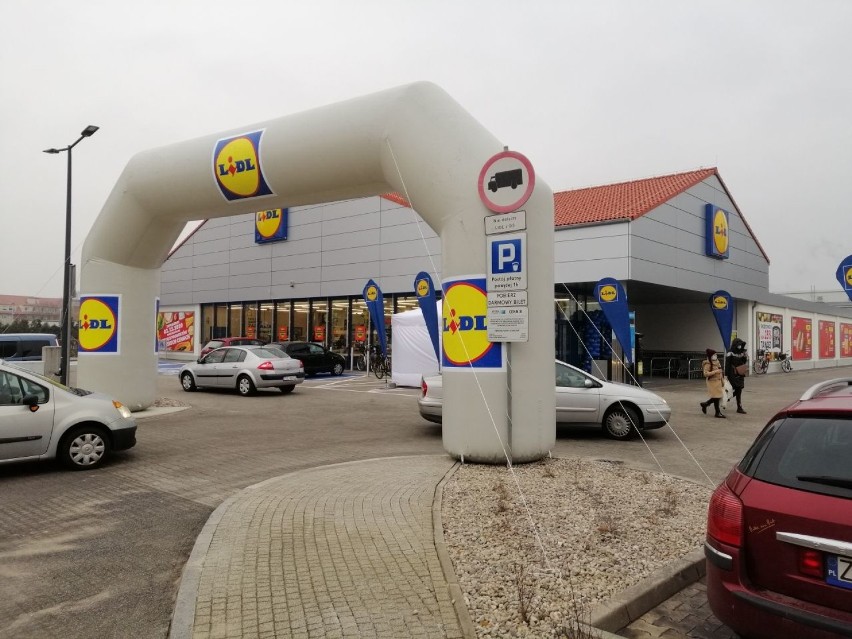 Lidl w Goleniowie znów działa. Biedronkę otworzą za tydzień