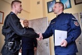 Bohaterski czyn policjanta z Elbląga. Podczas urlopu uratował tonące dzieci. Został wyróżniony przez Komendanta Głównego Policji