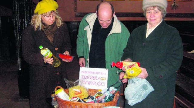 W parafii pw. Świętej Trójcy w Będzinie już ruszyła zbiórka wielkanocnych smakołyków. Koordynują to m.in.  Barbara Gajda i Katarzyna Maciejewska.