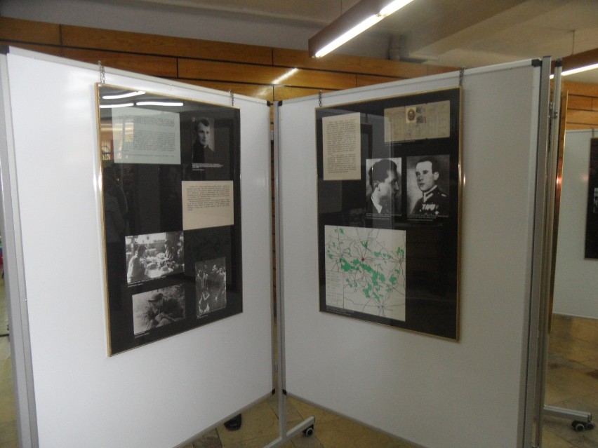 Żołnierze Warszyca. Wystawa o żołnierzach wyklętych w sosnowieckiej bibliotece [ZDJĘCIA]