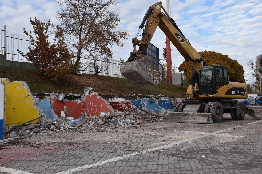 Teren ogrodzony, prace rozpoczęte. Na obiektach bydgoskiej...