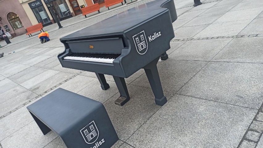 Całoroczny fortepian na Głównym Rynku w Kaliszu