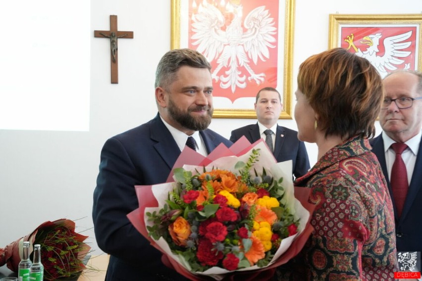Mateusz Kutrzeba zaprzysiężony na burmistrza Dębicy.  Mateusz Cebula przewodniczącym Rady Miejskiej.