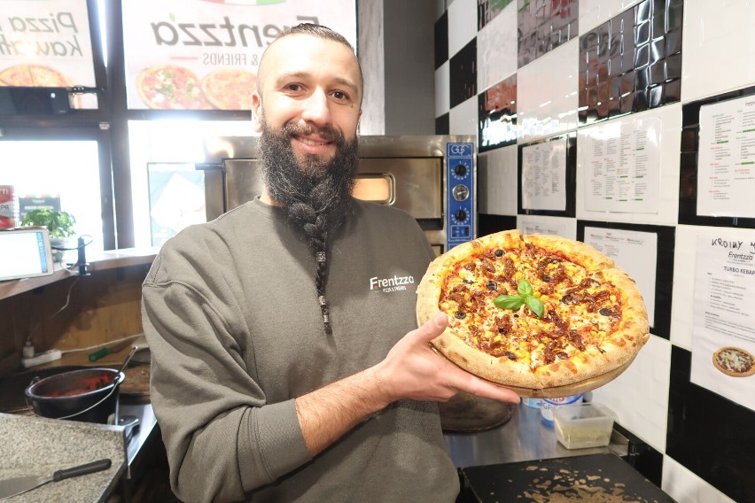 Oryginalna pizza vermi już dostępna jest w Wałbrzychu.