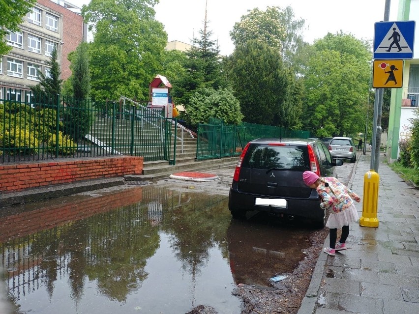 Malczewskiego: Dzieci powinny do szkoły płynąć pontonami? Trzeba to naprawić 