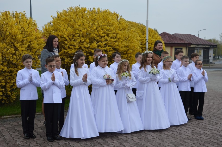 Uroczystość Pierwszej Komunii Świętej w parafii pw. NMP Matki Kościoła na os. Dolnośląskim w Bełchatowie