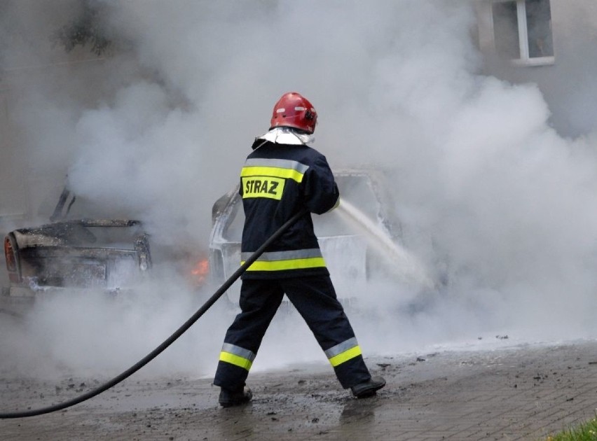 Pożar samochodu na Obwodnicy Południowej Gdańska 14.08.2019. Samochód zapalił się przed zjazdem na węzeł Lipce. Utworzyły się korki