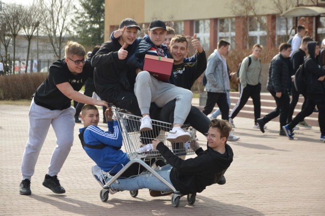 Dzień bez plecaka w ZSP nr 1 w Bełchatowie