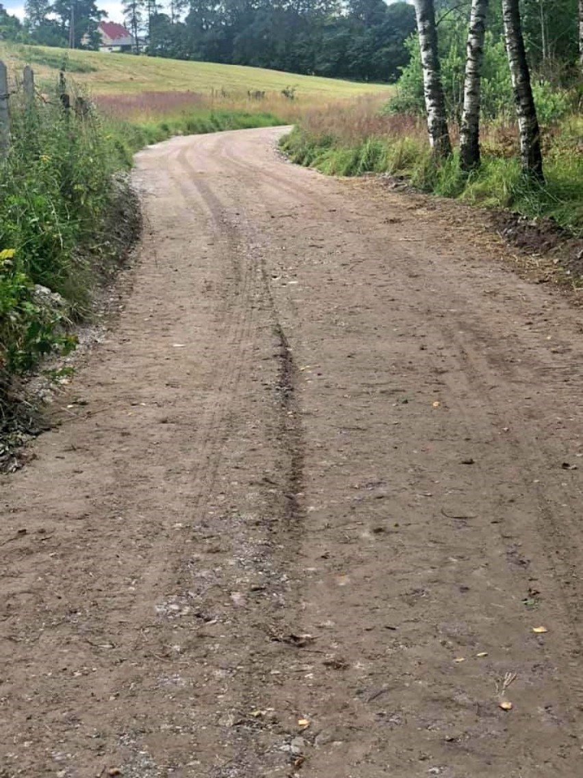 Czarne. Zakończenie prac utwardzenia dróg w Bińczu