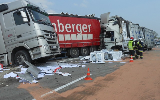 Autostrada A4: wypadek przy węźle Krzywa