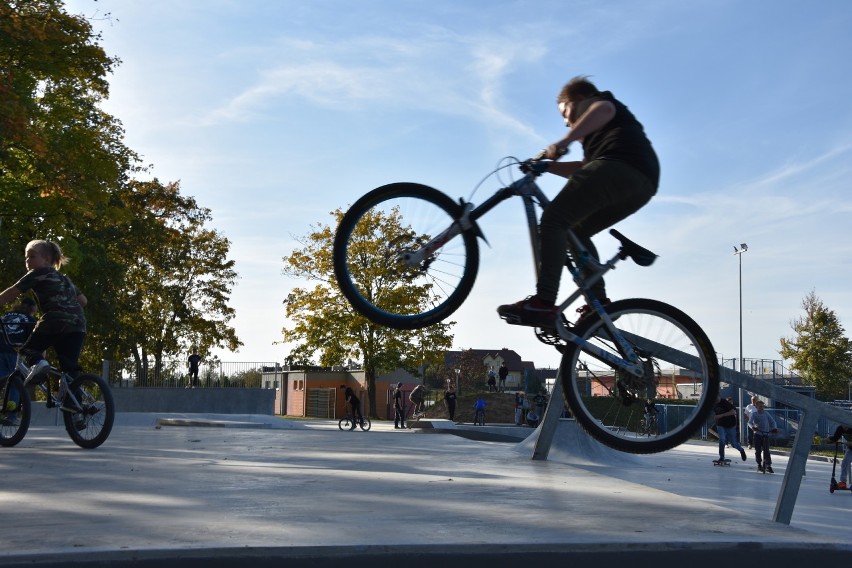 Młodzież nie może się już doczekać otwarcia skateparku w...