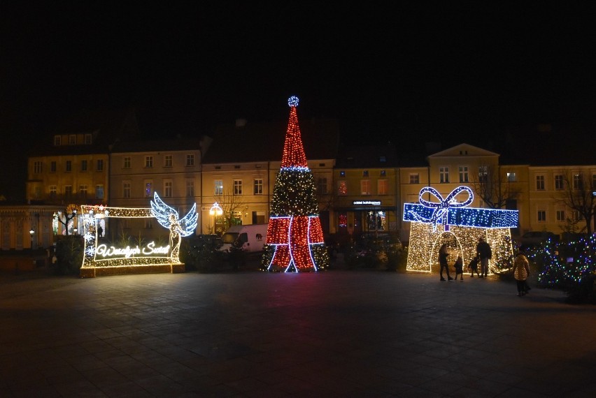 Rozświetlony świąteczną iluminacją Stary Rynek prezentuje się wspaniale