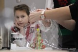 Warsztaty kulinarne dla dzieci pt. "Słodkie choinki" odbyły się w Centrum Współpracy i Inicjatyw Społecznych MCK Bełchatów, ZDJĘCIA, VIDEO
