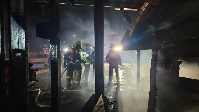 W akcji jest wiele zastępów straży pożarnej, w tym liczne siły ochotników z całej gminy Zakliczyn