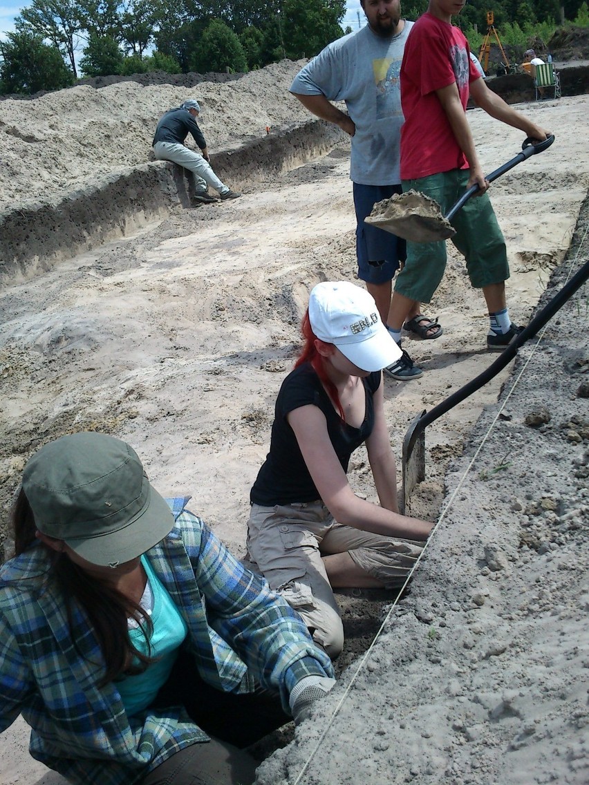 Kalisz: Trwają badania archeologiczne na Starym Mieście. Odkryli fragmenty chałupy sprzed 1000 lat