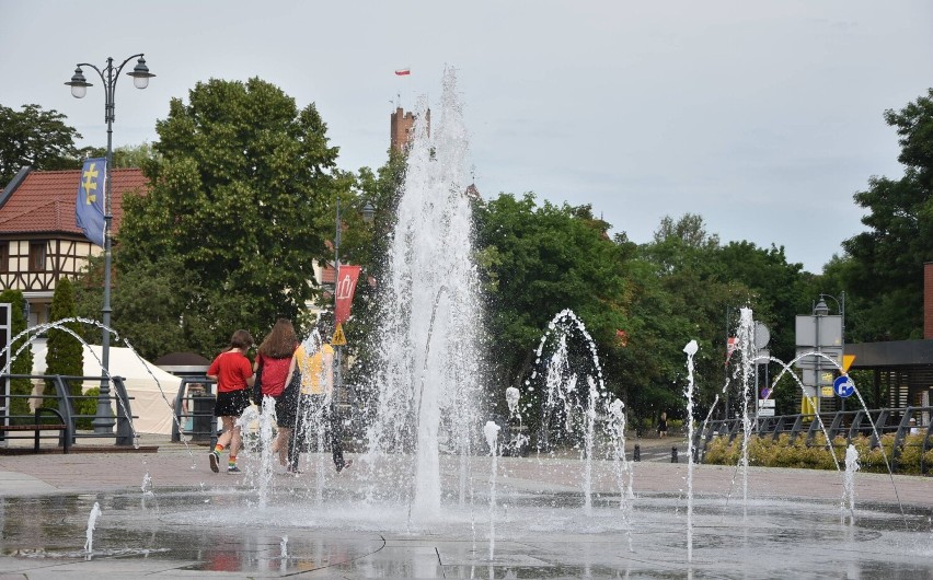 Malborska fontanna bywa okupowana przez kąpiących się