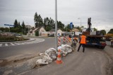 Zalewanie domów przy ul. Piłsudskiego w Słupsku. Urzędnicy podjęli próbę poprawy sytuacji