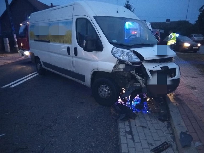 Wypadek w Pruścach. Jedna osoba trafiła do szpitala [ZDJĘCIA] 