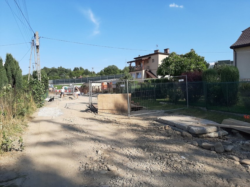 Bochnia. Na remont ulicy Łychów czekali lata, czy dostaną to, czego oczekiwali? 