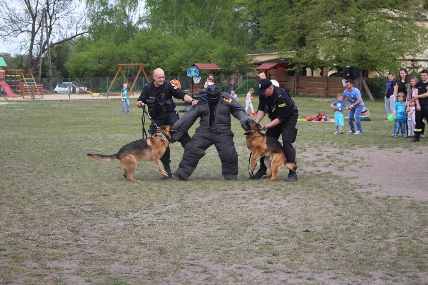 Festyn w Osieku. Policjanci pokazali tajniki swojej pracy...